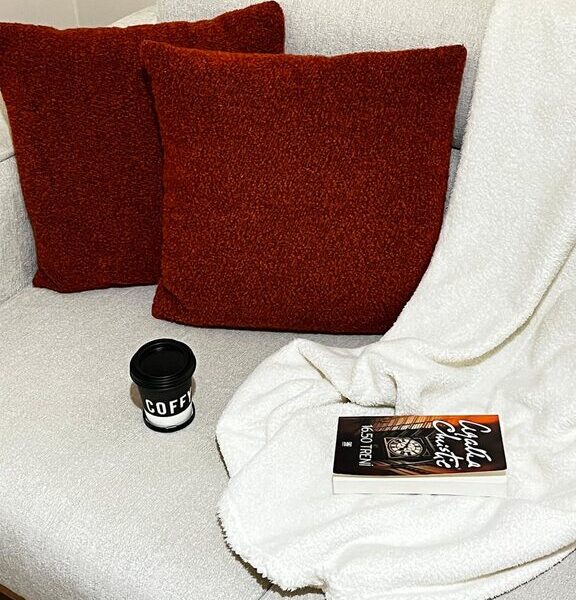 How to Create a Cozy and Inviting Living Room Space